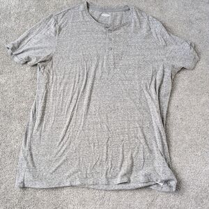 Old Navy Heathered Short-Sleeve Henley in Light Gray